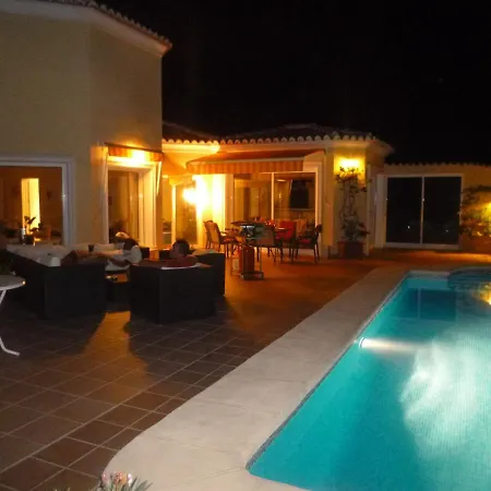 Luxueuse Vila